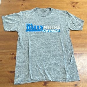 Medium men vintage rare set T-shirt the daily show with Jon Stewart used